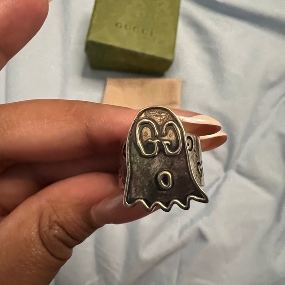 Gucci authentic ghost ring. It was gifted never worn I believe it's a size 5 - Picture 1 of 10